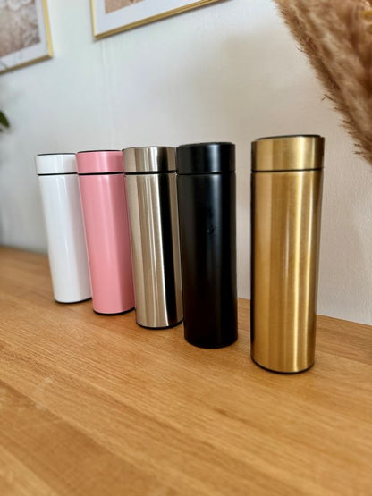 Personalizable thermos bottle with temperature display