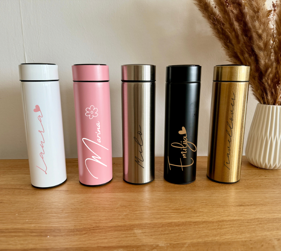 Personalizable thermos bottle with temperature display