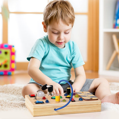 Montessori Busy Board: Das interaktive Licht- & Schalter-Abenteuer aus Holz